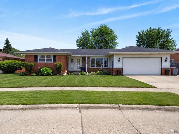 31822 Slumber Lane, Fraser, MI 48026