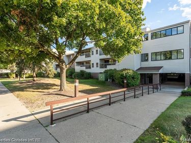 30414 ORCHARD LAKE Road , Farmington Hills, MI 48334