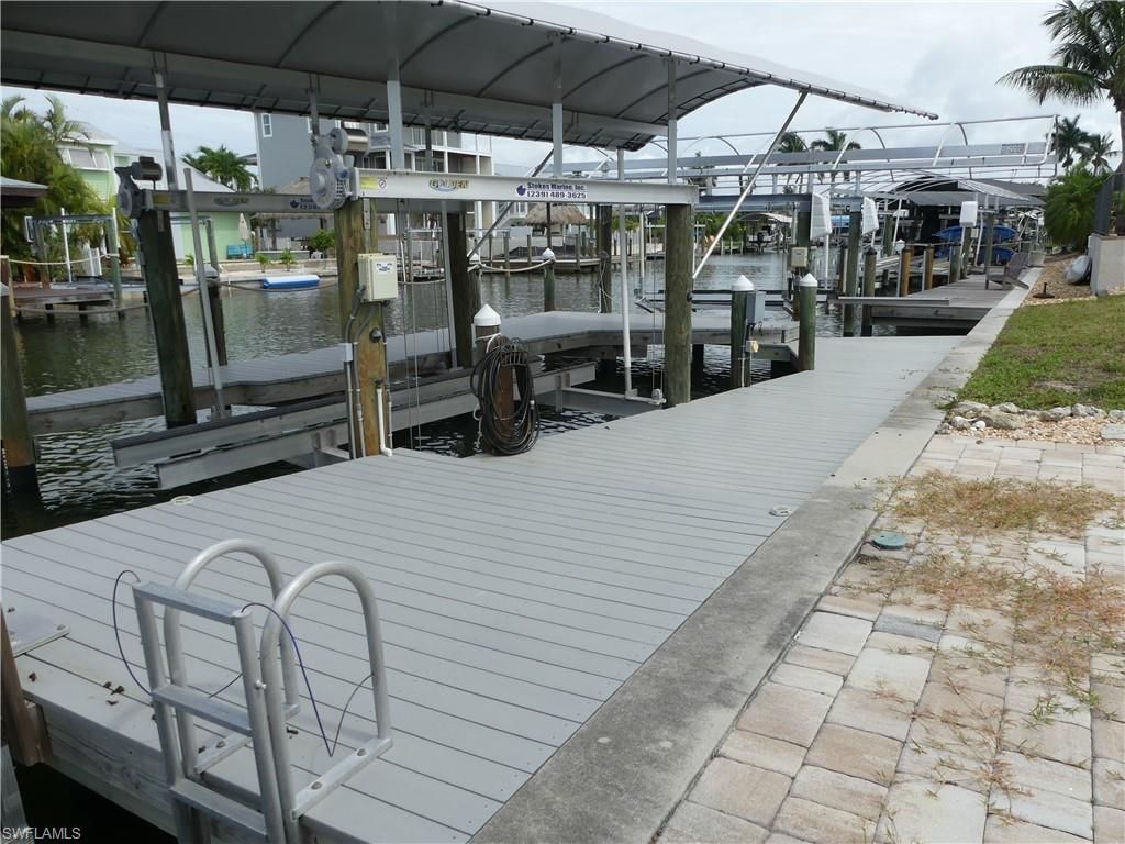 2371 Sycamore St , Saint James City, FL 33956 Photo