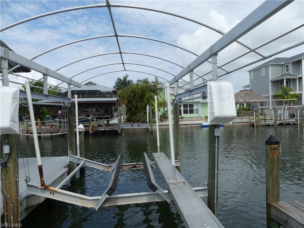 2371 Sycamore St , Saint James City, FL 33956 Photo