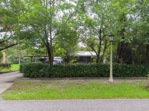 257 DESOTO AVENUE , DE LEON SPRINGS, FL 32130
