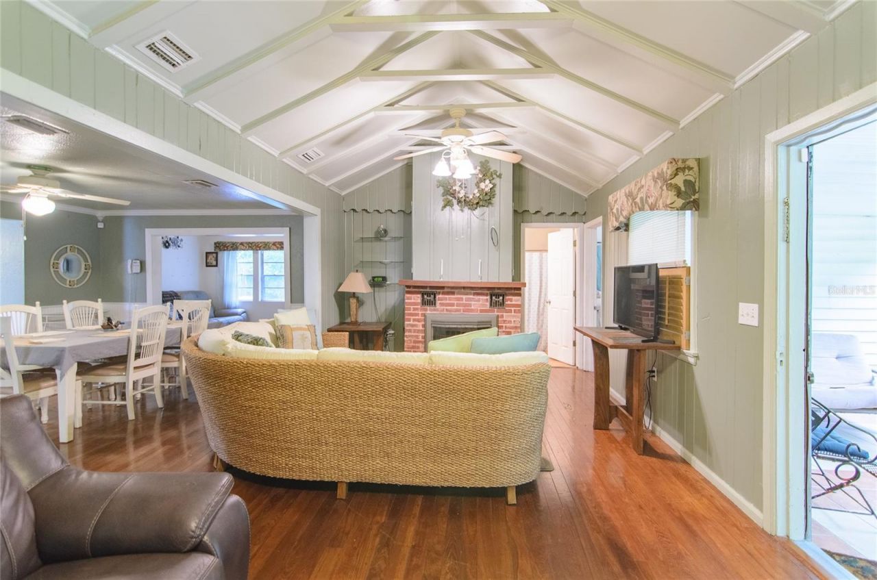 257 Desoto Avenue, De Leon Springs, FL 32130 Photo
