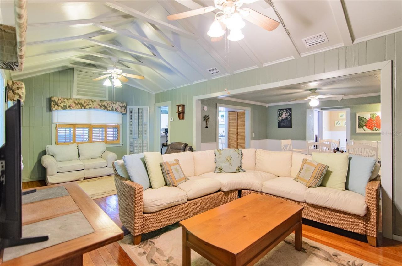 257 Desoto Avenue, De Leon Springs, FL 32130 Photo