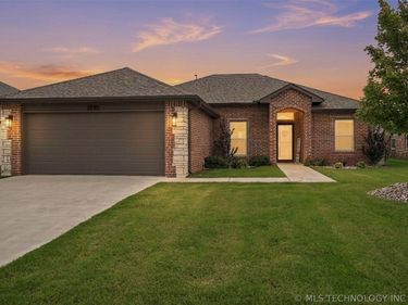 4820 E Galveston Place , Broken Arrow, OK 74014