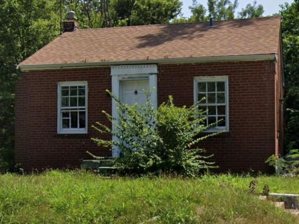 3728 Avondale Avenue , Northwoods, MO 63121