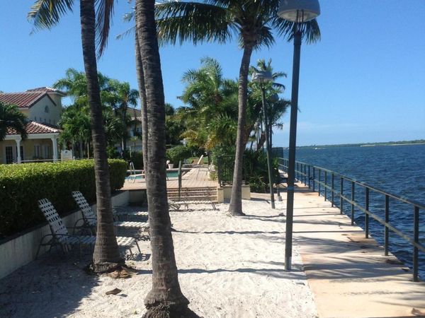 1040 Lake Shore Drive, Unit 105, Lake Park, FL 33403