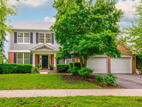 1679 N Stanwich Road , Vernon Hills, IL 60061