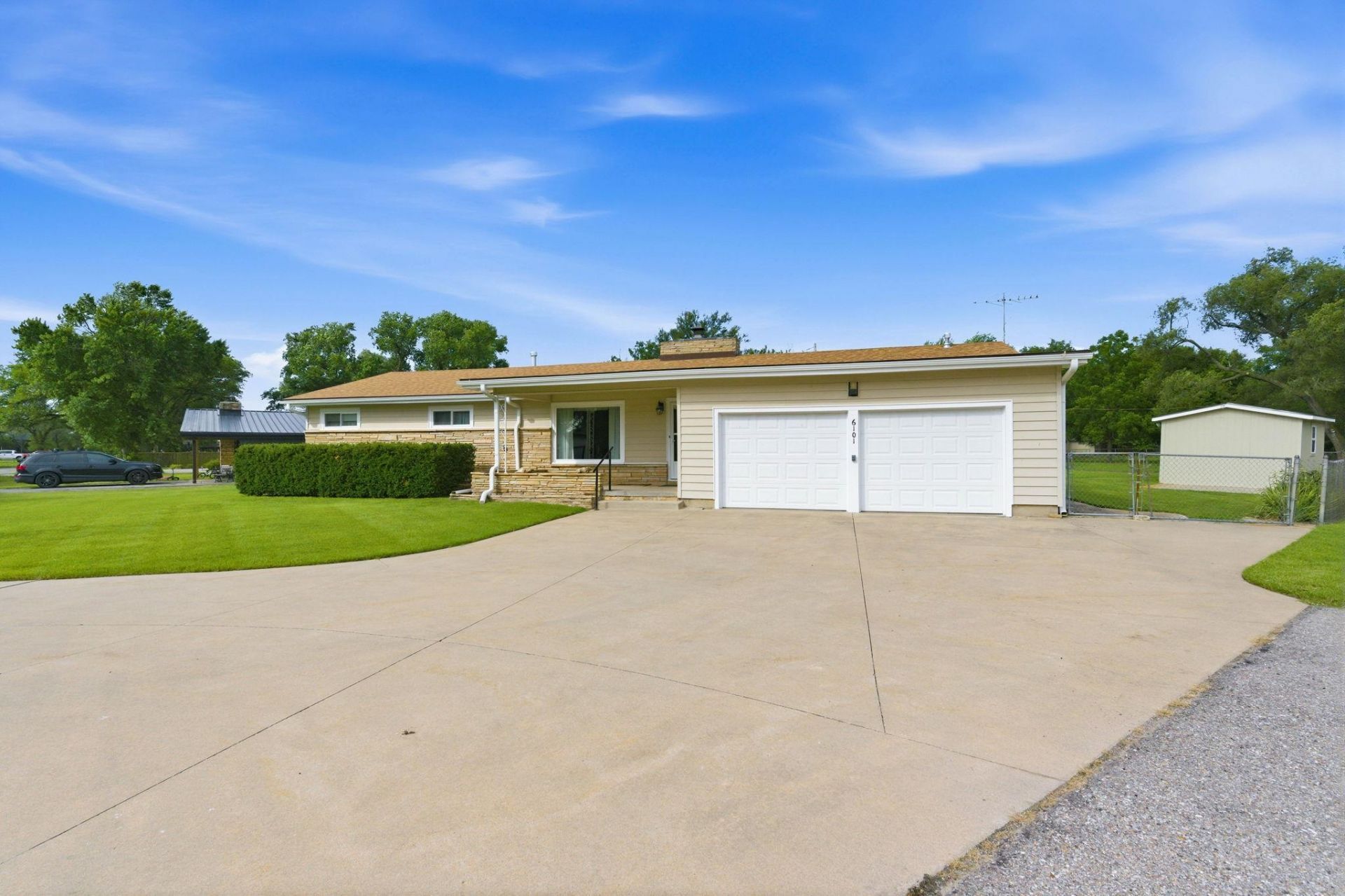 6101 S Ellis, Wichita, KS 67216 Main Photo