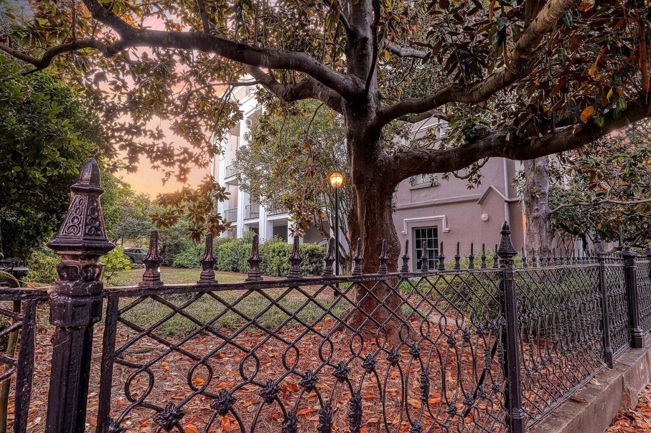 67 Legare Street Photo 4