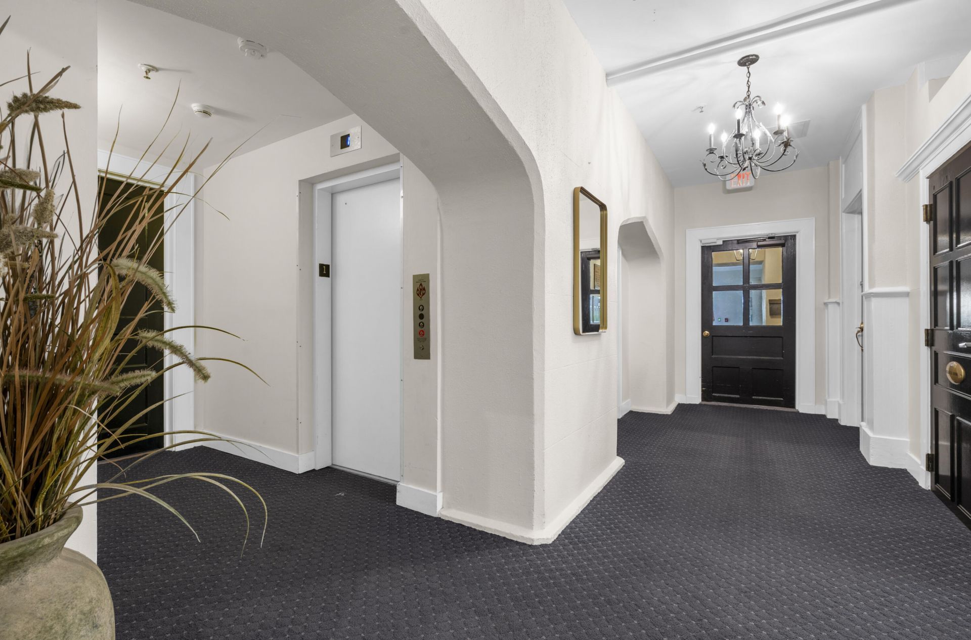 67 Legare Street Photo 9