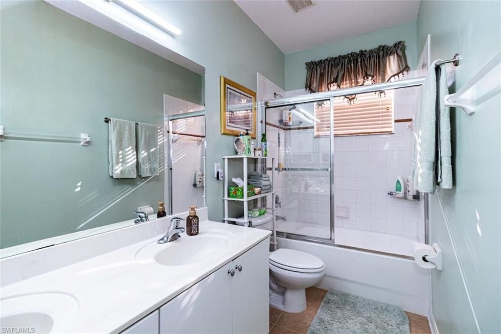 2540 Keystone Lake Dr, Cape Coral, FL 33909 Photo