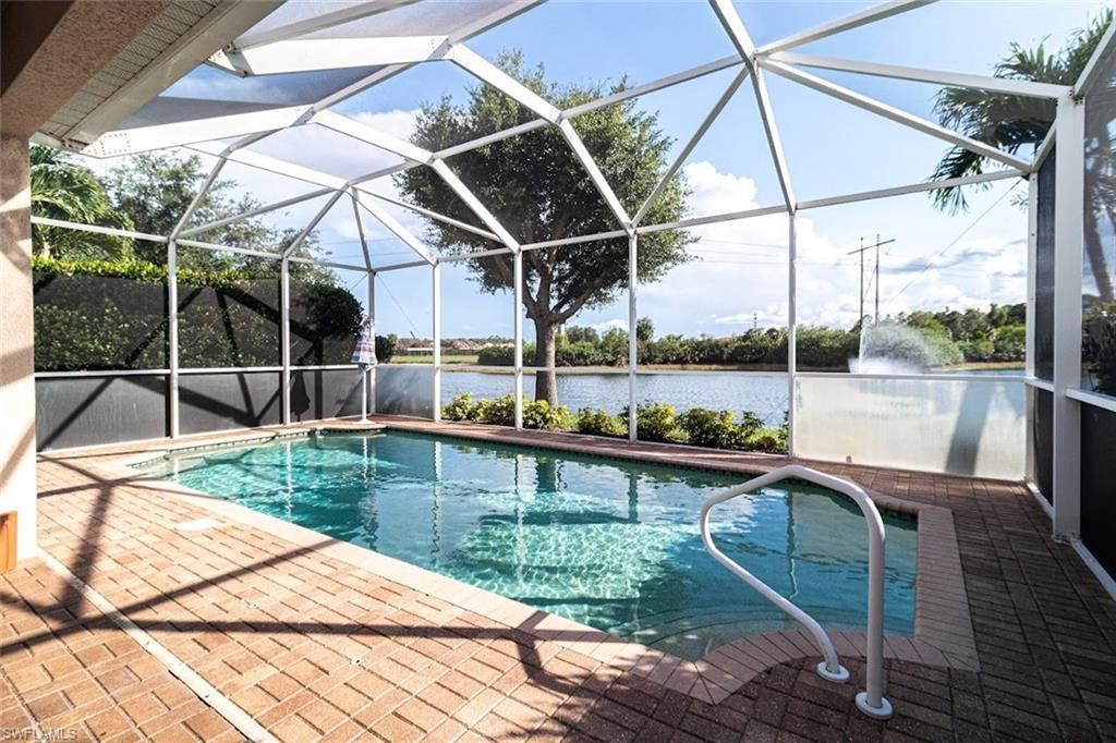 2540 Keystone Lake Dr, Cape Coral, FL 33909 Photo