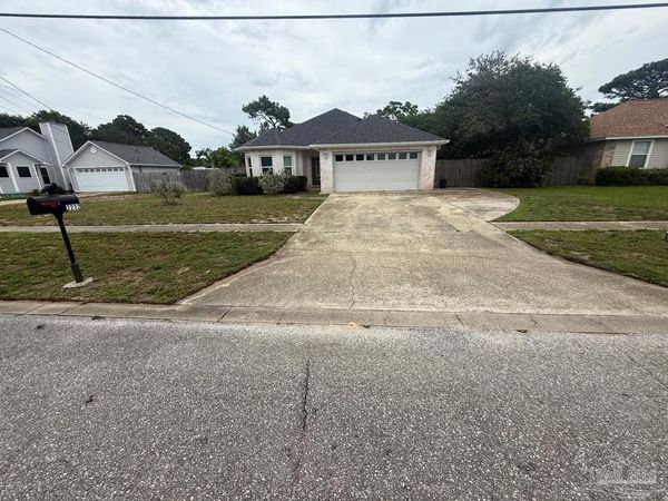 2232 Orion Lake Dr, Navarre, FL 32566
