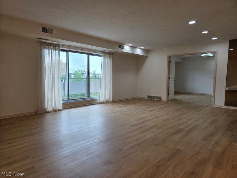 2202 Acacia Park Drive, Unit 2612, Lyndhurst, OH 44124 Photo 2