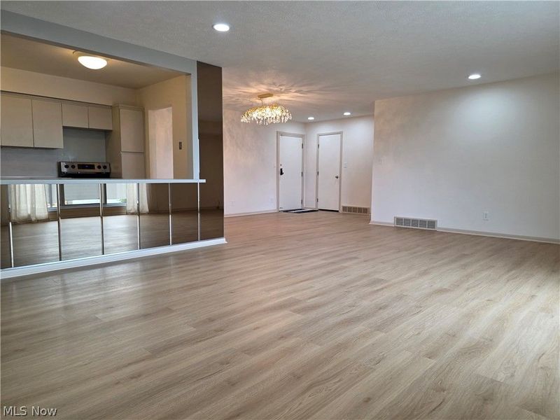 2202 Acacia Park Drive, Unit 2612, Lyndhurst, OH 44124 Photo 3