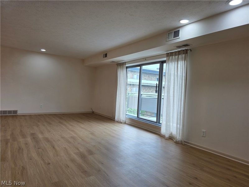 2202 Acacia Park Drive, Unit 2612, Lyndhurst, OH 44124 Photo 5