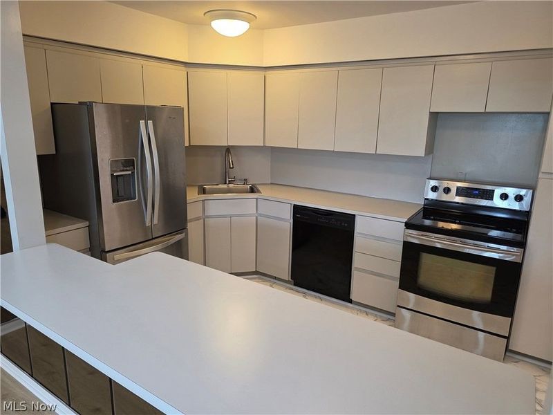 2202 Acacia Park Drive, Unit 2612, Lyndhurst, OH 44124 Photo 7