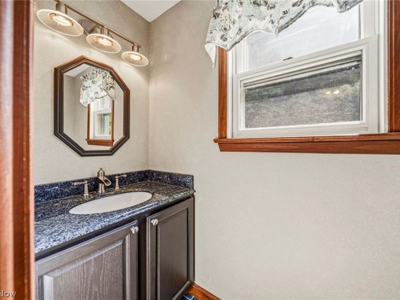 6666 Ridgebury Boulevard, Mayfield Heights, OH 44124 Photo 15
