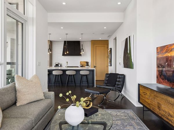 1111 W River Parkway, Unit 23D, Minneapolis, MN 55415