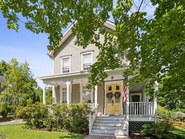 15 Cherry St, Lebanon, NJ 08833