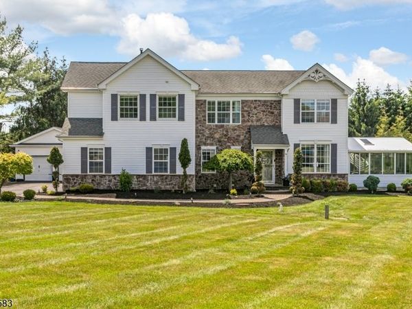 29 Sutphin Rd, Raritan, NJ 08822