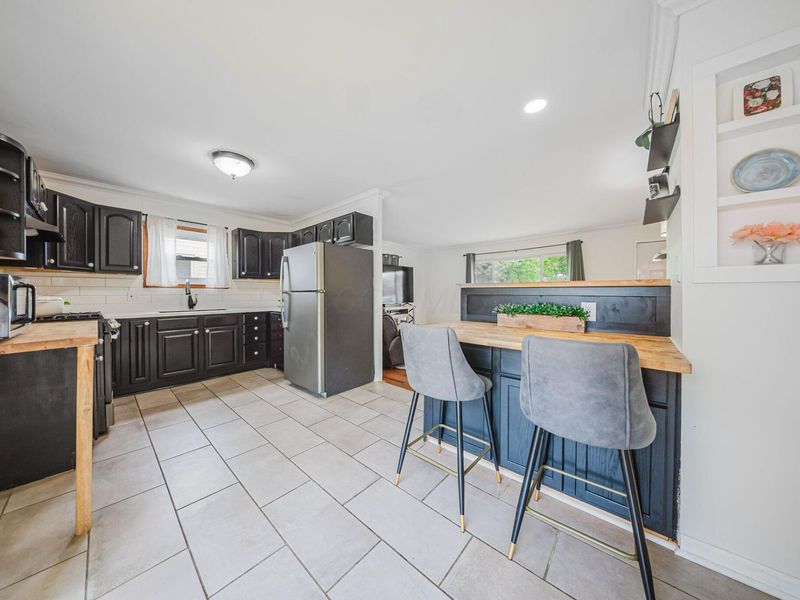 926 Minerva Avenue , Columbus, OH 43229 Photo 8