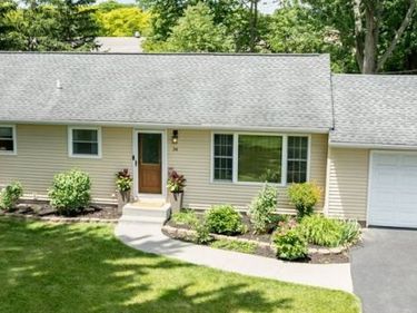 34 Faircrest Road , Rochester, NY 14623