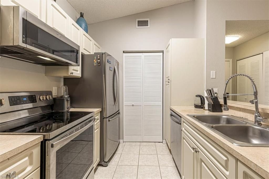 2202 Arbour Walk Cir, Unit 2124, Naples, FL 34109 Photo