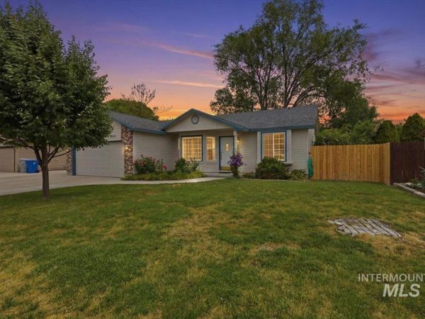2716 E Castleberg Loop, Nampa, ID 83686