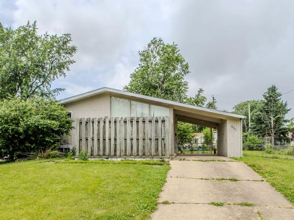 901 Mayflower Avenue, Bloomington, IL 61701