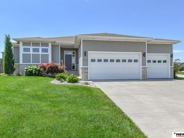 6301 Kelsey Lane, Lincoln, NE 68516