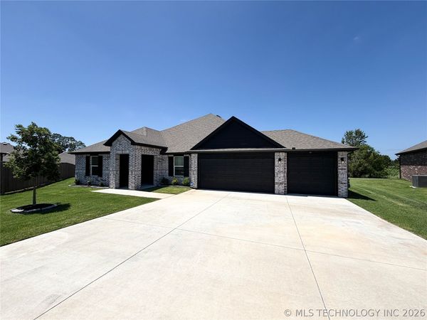 1507 Bluestem Drive , Bartlesville, OK 74006