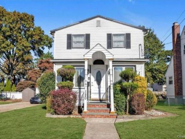 120 Memphis Ave , Hempstead, NY 11001