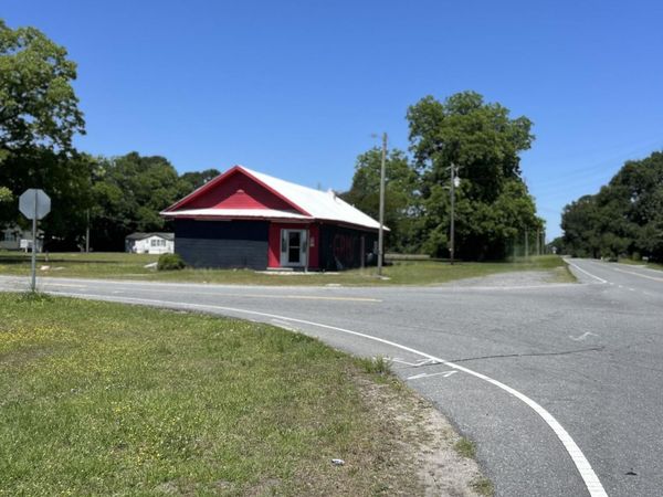 102 Wards Road, Rose Hill, NC 28458