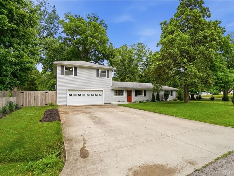 1684 Pierce Drive, Beavercreek, OH 45432 Photo 2