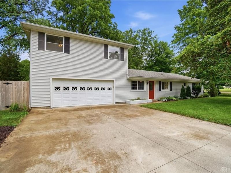 1684 Pierce Drive, Beavercreek, OH 45432 Photo 3