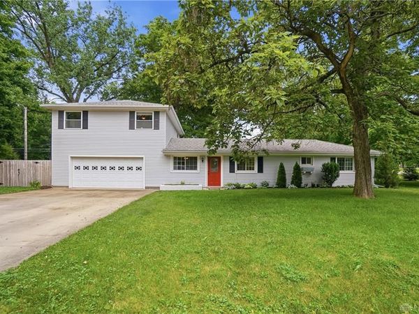 1684 Pierce Drive, Beavercreek, OH 45432
