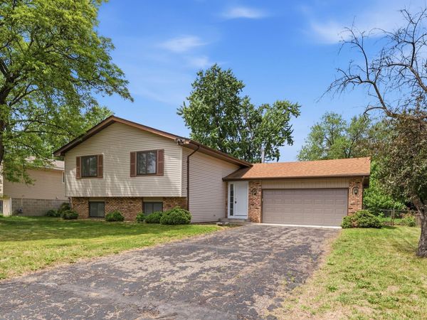 8009 Vincent Circle N, Brooklyn Park, MN 55444