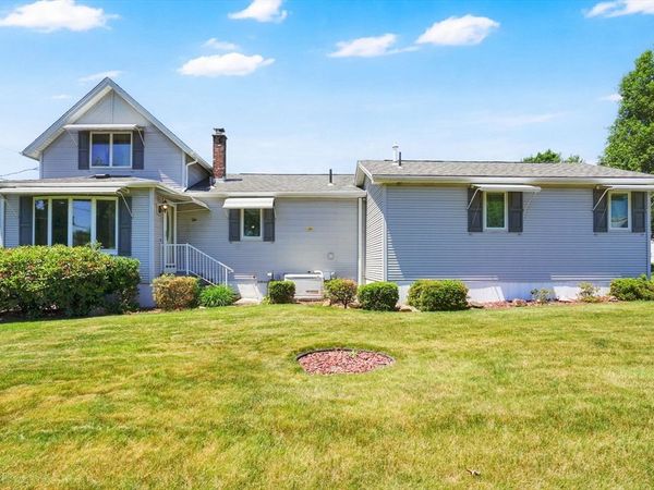 29 West St, Ludlow, MA 01056