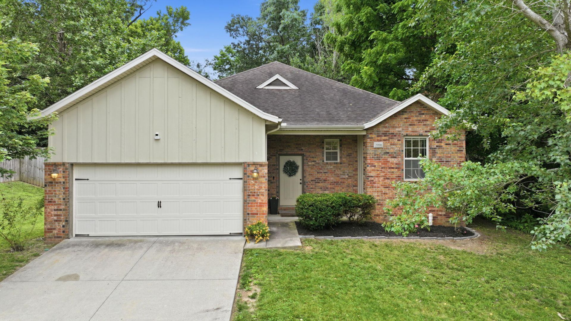 2006 E Samuel J Street, Ozark, MO 65721 Main Photo