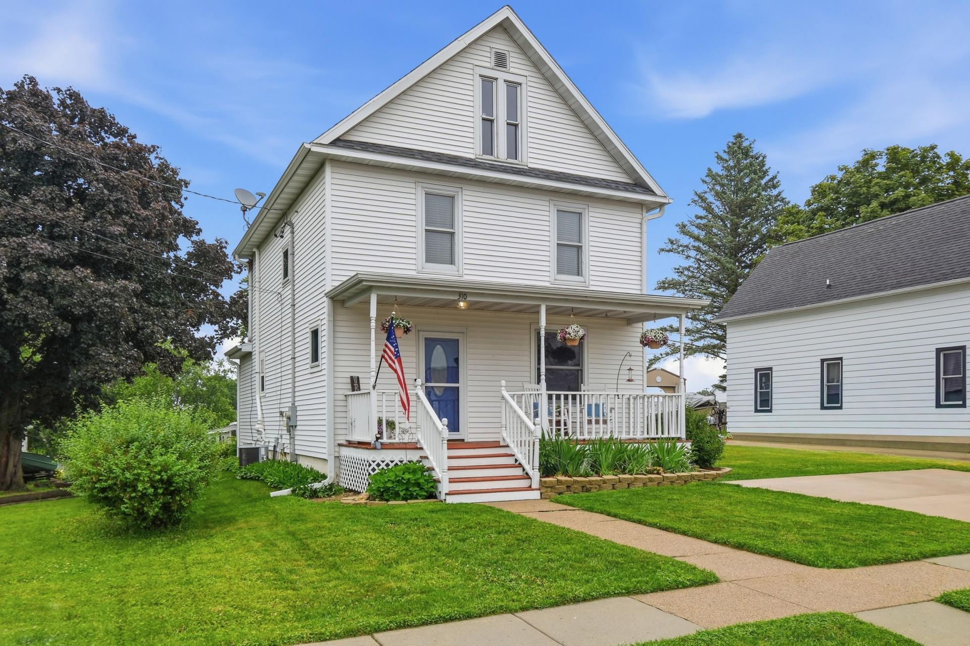 310 N Grove Street, Barneveld, WI 53507 Main Photo