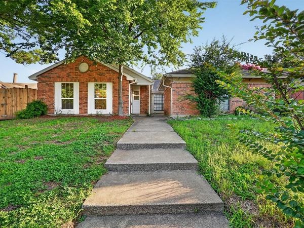 428 Dollins Street , Cedar Hill, TX 75104