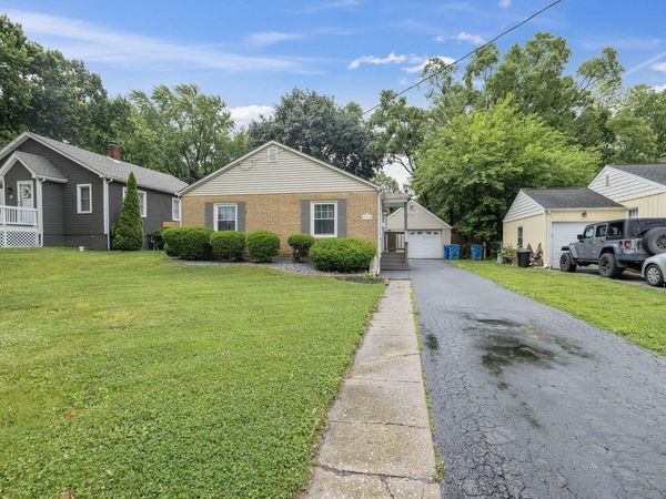 611 W North Street , Crown Point, IN 46307