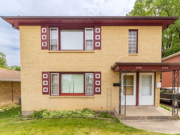 2706 School Street, ROCKFORD, IL 61101