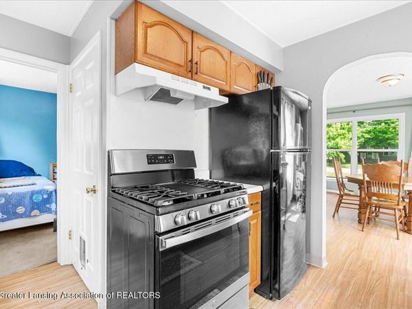 901 Brad Street, Lansing, MI 48911
