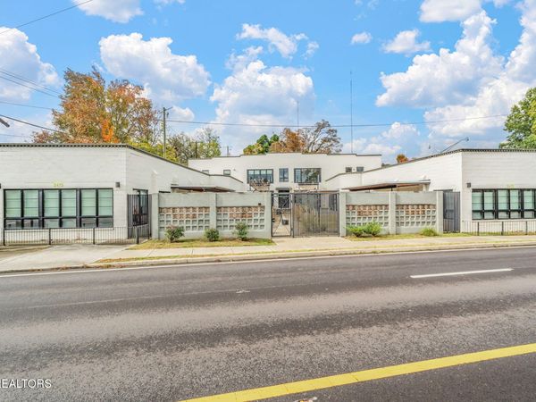 3415 N Broadway St, Knoxville, TN 37917