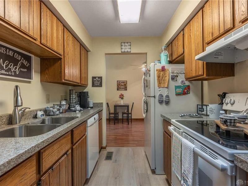 546 Kyle Lane, Fairborn, OH 45324 Photo 11