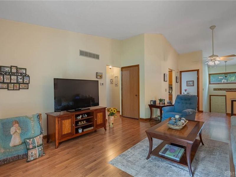 546 Kyle Lane, Fairborn, OH 45324 Photo 6