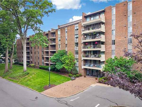 201 Grant St, Unit 212, Sewickley, PA 15143