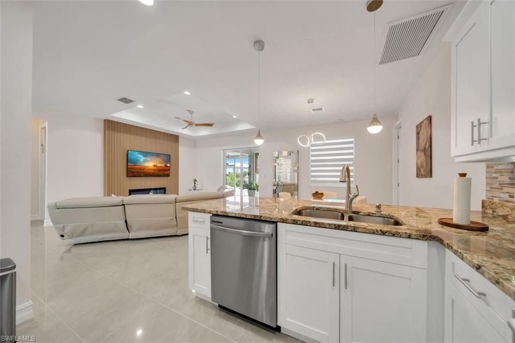 60 Floyd Ave S, Lehigh Acres, FL 33976 Photo